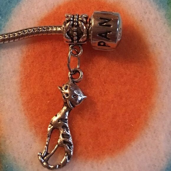 Cat Charm  - Picture 4 of 4